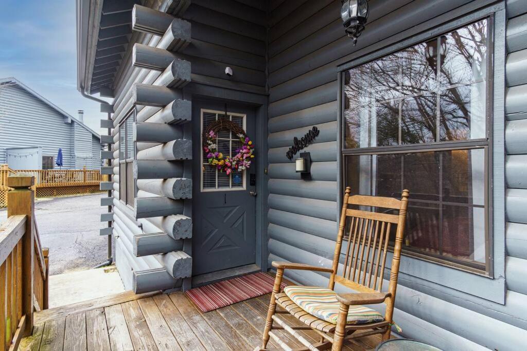 3 Bedroom Log Cabin Condo Close To Everything! برانسون المظهر الخارجي الصورة